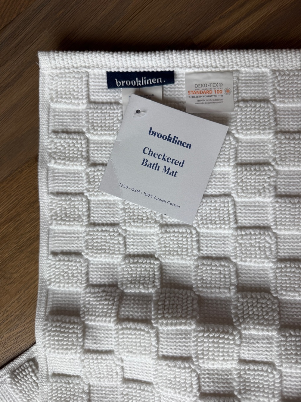 Brooklinen White Checkered Bath Mat and Runner - Picture 6 of 9